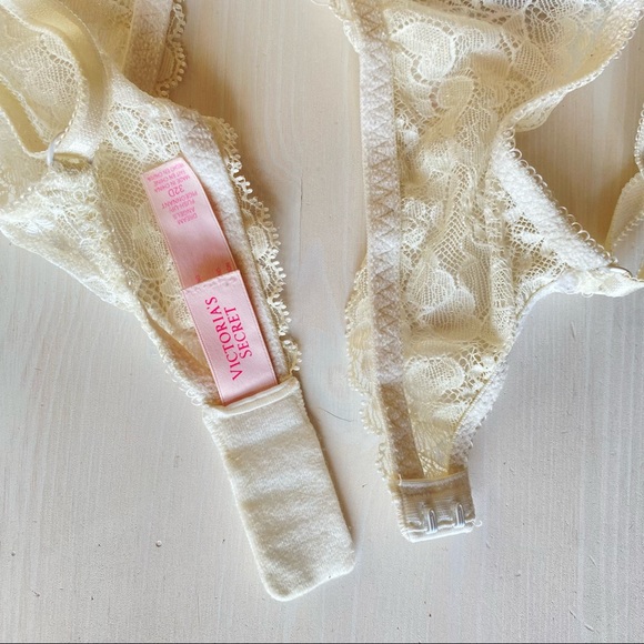 Victoria’s Secret Dream Angels Push-Up Bra. Size 32D - Picture 6 of 7